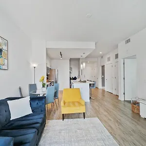 Luxury 1 Bedroom With Den Downtown - Views, Rooftop Pool, Workspace Apartment Tampa